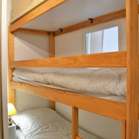 Daire Climatise Avec Balcon Et Parking Privatif, A 100m De La - - Fr-1-251-352 *