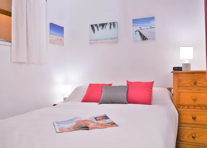 Climatise Avec Balcon Et Parking Privatif, A 100m De La - - Fr-1-251-352 アパート *